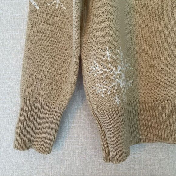 Ladies Snowflake Christmas Sweater, Tan & White, Crewneck, Medium, NWOT - Picture 3 of 7